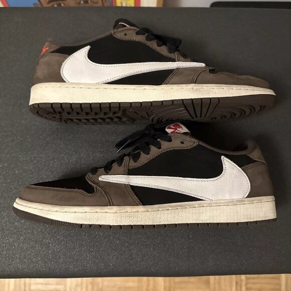 Travis scott jordan 1 low og sp mocha main image 5